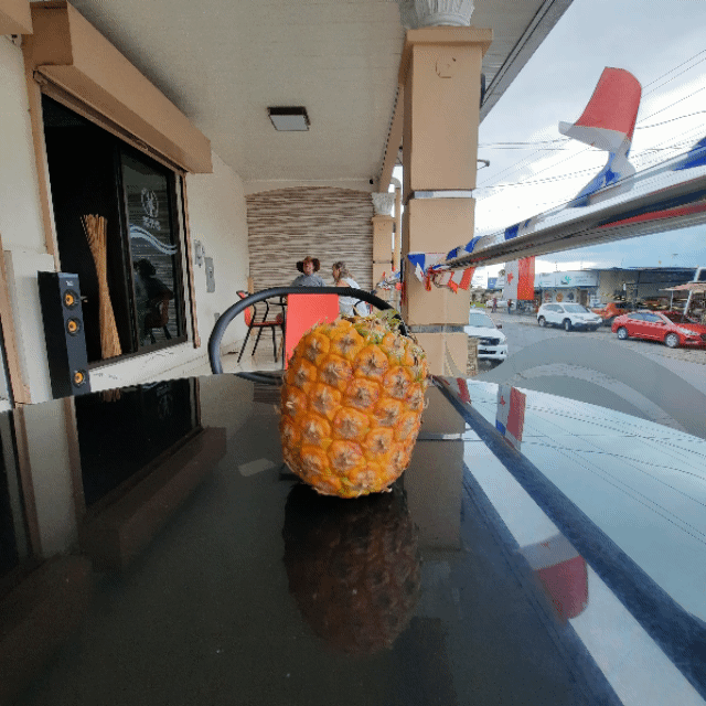 Find the price of a pineapple in Panama?